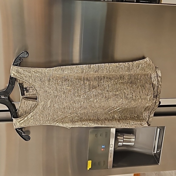 💕SANCTUARY💕 Gold Foil Tank Top with Back Slit Small S NWT - Picture 7 of 15